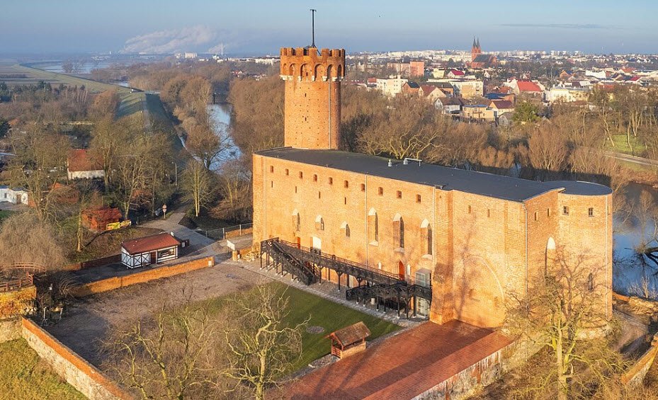 Ruiny Zamku Świecie - Zamek Miecz, Poland